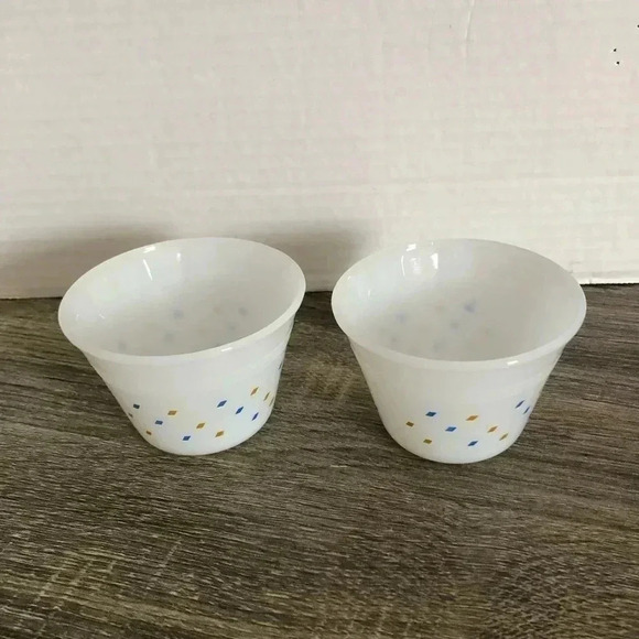 Vintage Other - Vintage Dynaware Diamond  Patterned Ramekins